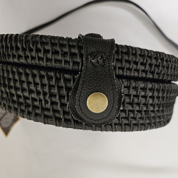 ShelterCast Handmade Round Rattan and Leather Crossbody Bag in Black NWT - Picture 6 of 9